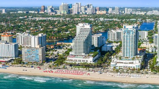 Residential complexes in Fort Lauderdale, Broward County