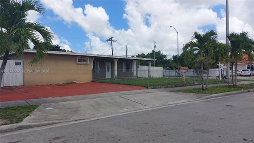 Willa w Hialeah, Miami-Dade County