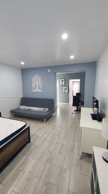 Residential complexes in Miami Beach, Miami-Dade