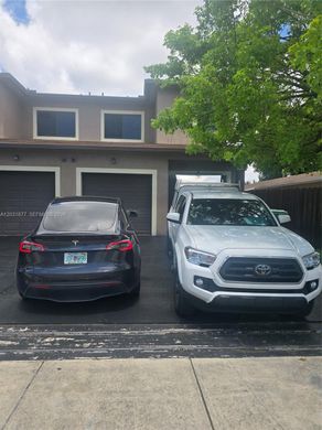 Townhouse in Fort Lauderdale, Broward County