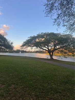 Residential complexes in Miami, Miami-Dade