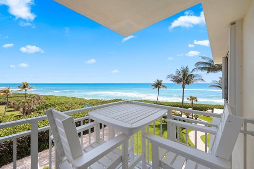 Residential complexes in Juno Beach, Palm Beach