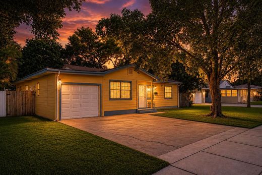 Villa in Oakland Park, Broward County