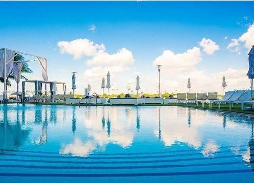 Residential complexes in Miami Beach, Miami-Dade