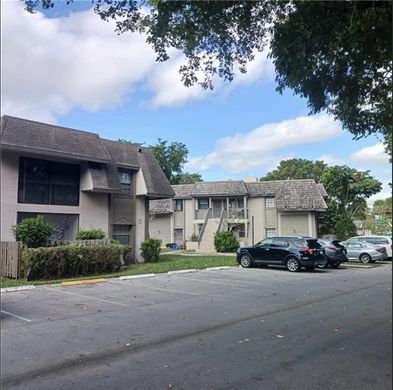 Residential complexes in Sunrise, Broward County