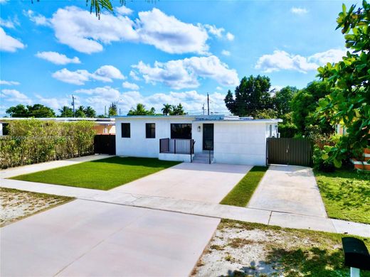 Villa en Hialeah, Miami-Dade County
