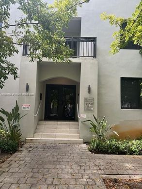 ‏בניין ב  מיאמי, Miami-Dade County