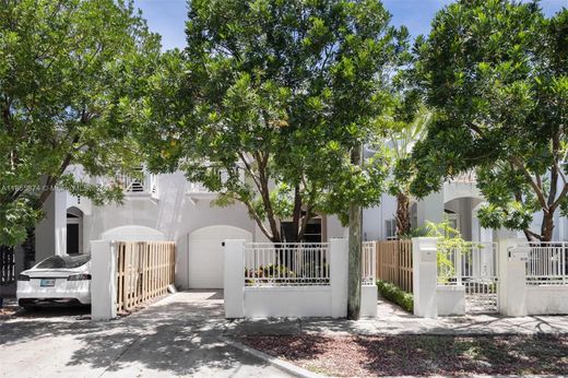 تاون هاوس ﻓﻲ Coconut Grove, Miami-Dade County
