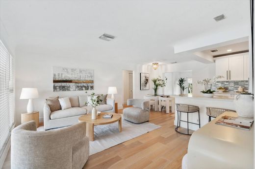 Villa in Oakland Park, Broward County