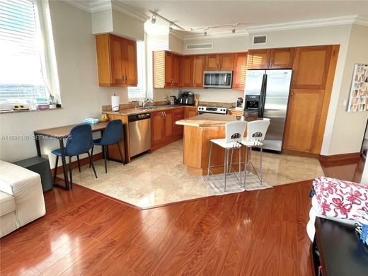 Kamienica w Hallandale Beach, Broward County