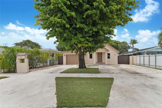 Villa - Hialeah, Miami-Dade County