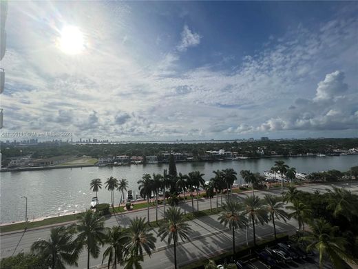 Residential complexes in Miami Beach, Miami-Dade