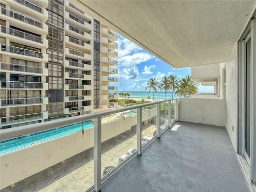 Complexes résidentiels à Miami Beach, Comté de Miami-Dade