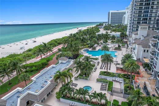 Residential complexes in Miami Beach, Miami-Dade