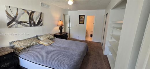 Жилой комплекс, Hallandale Beach, Broward County