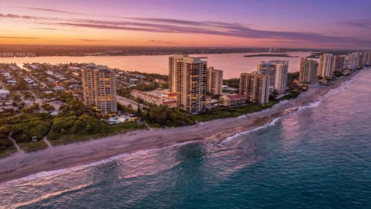 Residential complexes in Palm Beach Shores, Palm Beach
