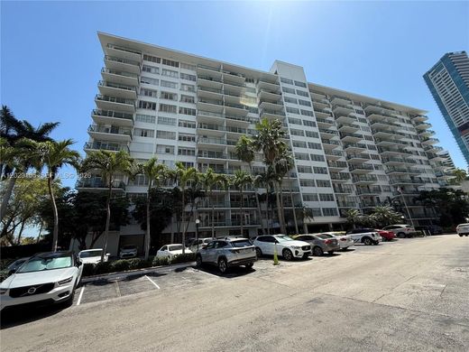 Residential complexes in Miami, Miami-Dade