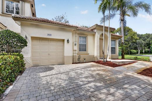 Townhouse in Pembroke Pines, Broward County