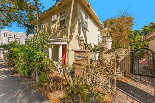 Residential complexes in Hollywood, Broward County