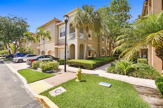 Residential complexes in Palm Beach Gardens, Palm Beach