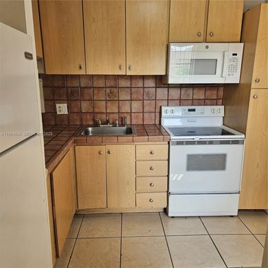 ‏בניין ב  מיאמי, Miami-Dade County