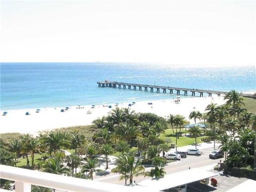 Pompano Beach, Broward Countyのアパートメント・コンプレックス