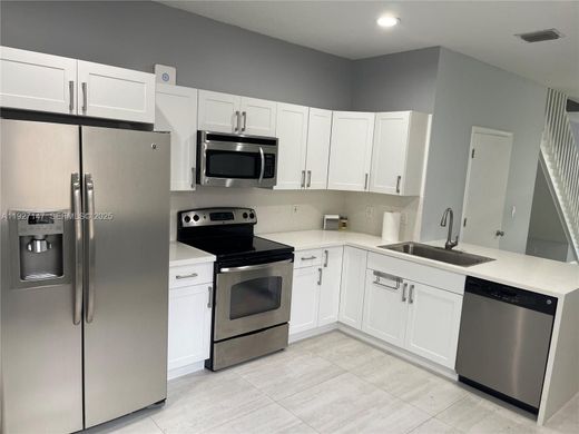 Townhouse in Weston, Broward County