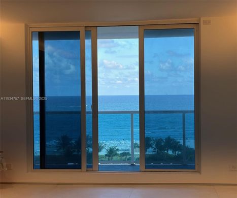 Complesso residenziale a Miami Beach, Miami-Dade County