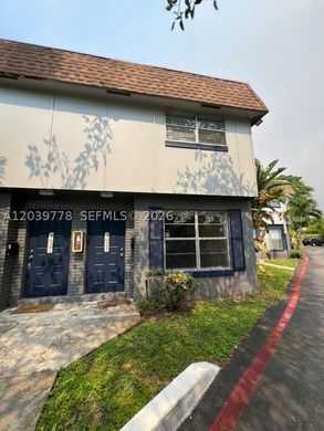Townhouse - Plantation, Broward County