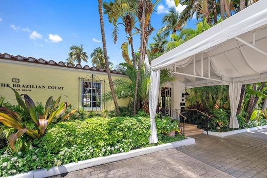 Residential complexes in Palm Beach, Florida