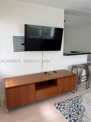 Residential complexes in Miami Beach, Miami-Dade