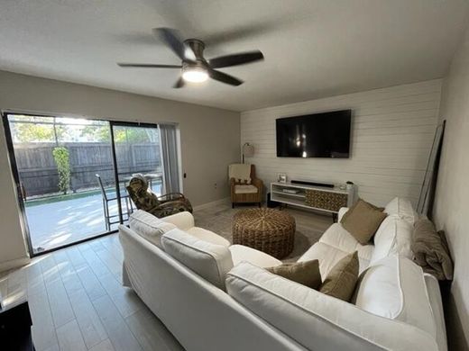 Townhouse - Vero Beach, Indian River County