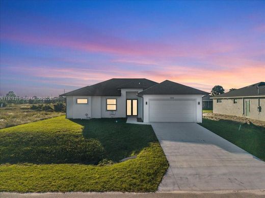 Villa in Lehigh Acres, Lee County