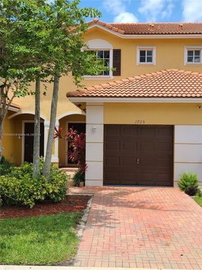 Townhouse in North Lauderdale, Broward County