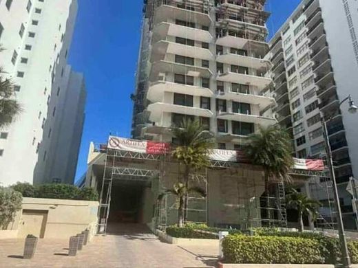 Residential complexes in Miami Beach, Miami-Dade