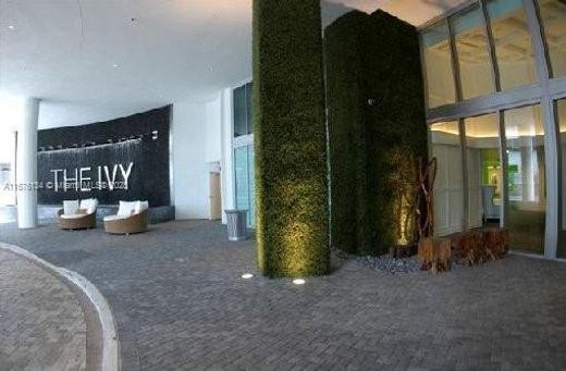 マイアミ, Miami-Dade Countyのアパートメント・コンプレックス