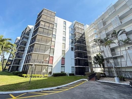 Kamienica w Aventura, Miami-Dade County