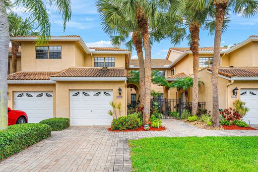 Residential complexes in Boca Raton, Palm Beach