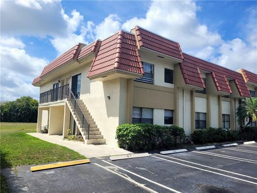Residential complexes in Coral Springs, Broward County