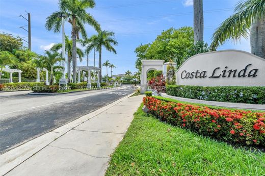 Residential complexes in Doral, Miami-Dade