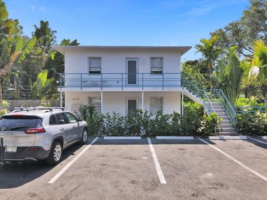 Residential complexes in Fort Lauderdale, Broward County