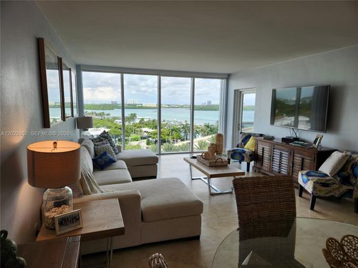 Residential complexes in Bal Harbour, Miami-Dade