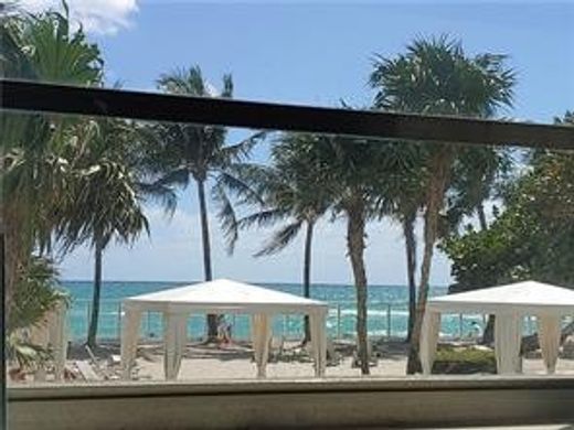 Residential complexes in Hollywood, Broward County