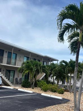Residential complexes in Boca Raton, Palm Beach