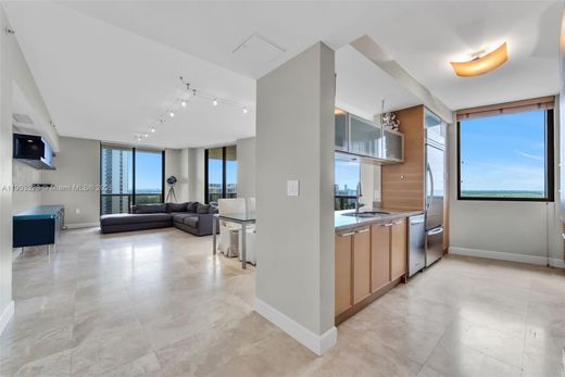 Kamienica w Sunny Isles Beach, Miami-Dade County