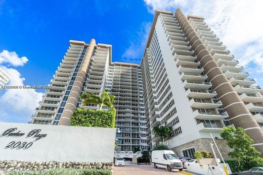 Residential complexes in Hallandale, Broward County
