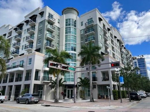 Residential complexes in West Palm Beach, Palm Beach