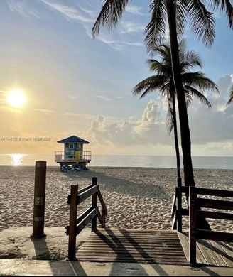 Residential complexes in Hollywood, Broward County