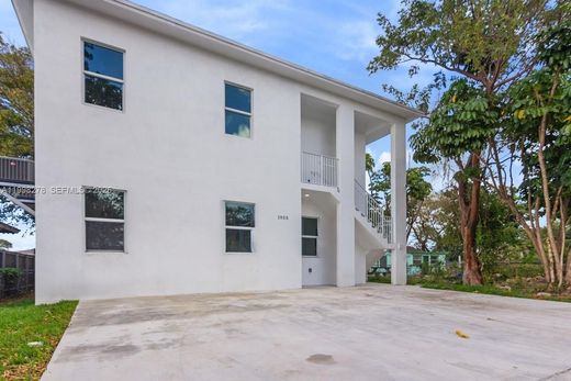 Residential complexes in Miami Heights Trailer Park, Miami-Dade