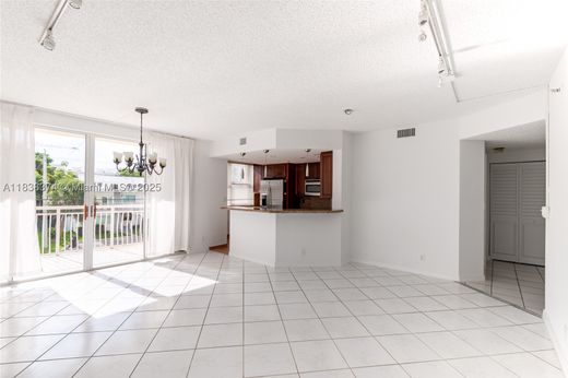 Complexos residenciais - Bay Harbor Islands, Miami-Dade County